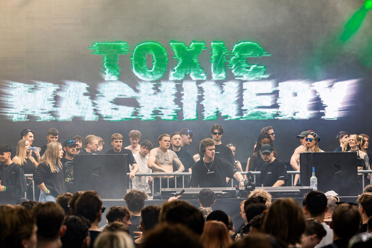 Loading... just a sec